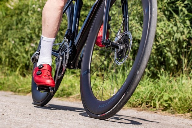recreational cycling shoes