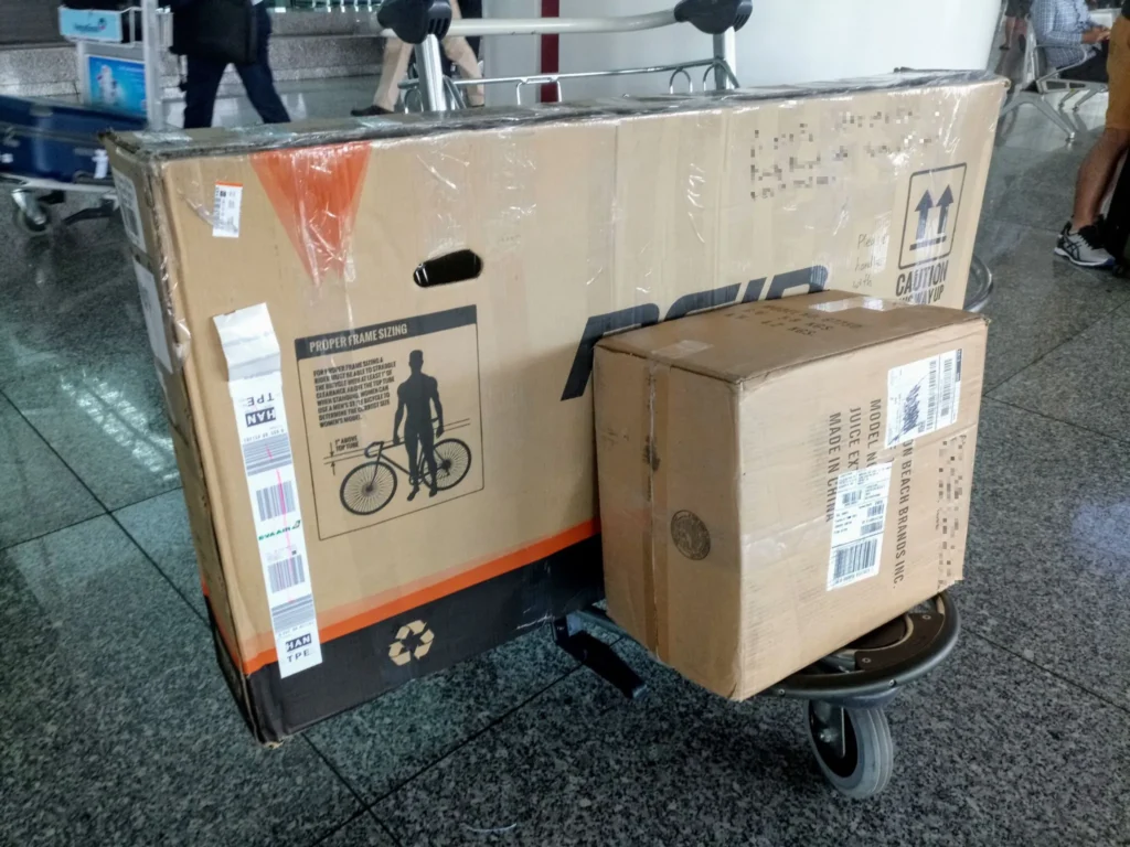 Bicycle box on luggage cart 2
