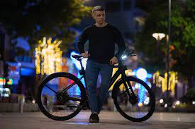 dark clothes for cycling